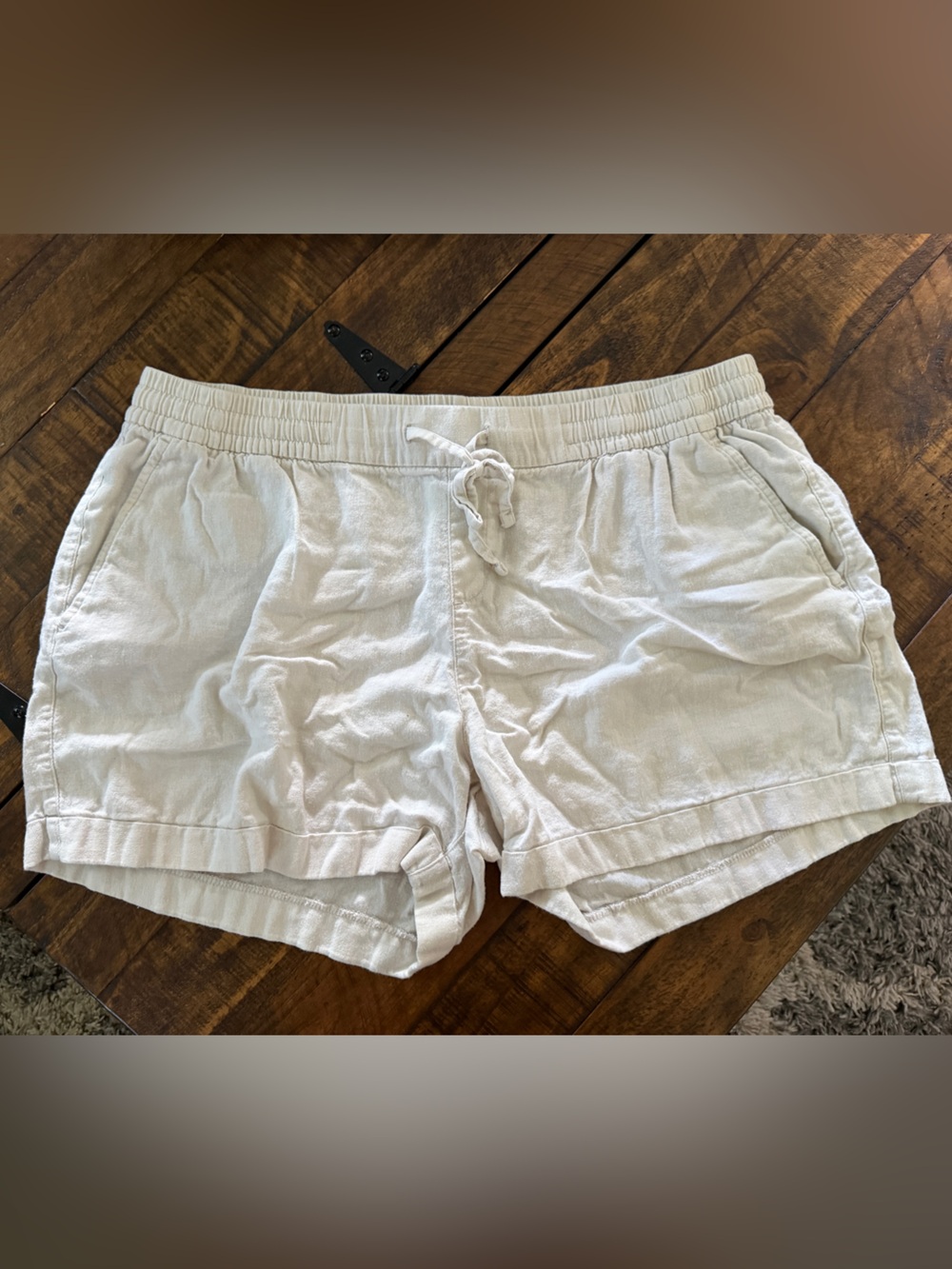 Old Navy White Elastic-Waist Linen-Blend Shorts